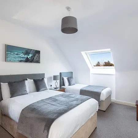 The Lighthouse בית אירוח דינגל